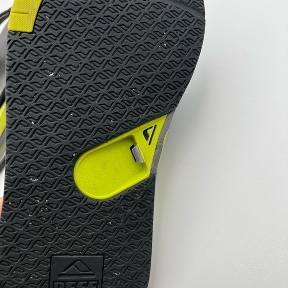 REEF Sandals - size Medium 5/6 - Picture 13 of 13